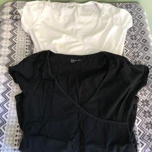 Gap maternity/ nursing tops